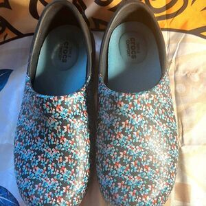 Crocs Women's Neria Pro Ii Clogs, Slip Resistant Work Shoes - Size W7